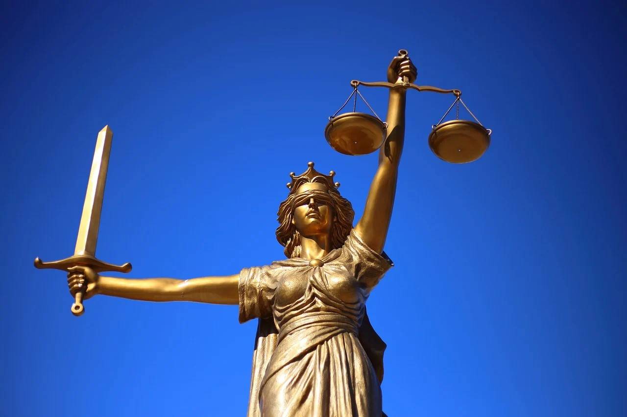 遇警盤查拿手機拍照錄影 在台灣違法嗎?
