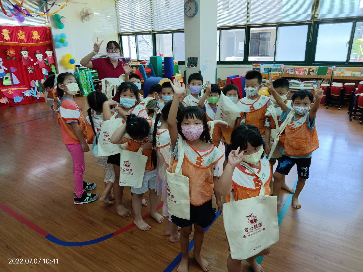 新竹縣準公共幼兒園　幼童免費領2本圖書+書袋