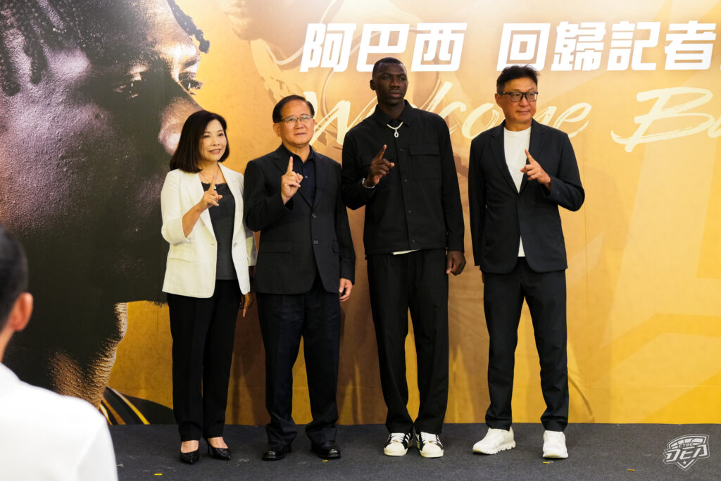 特攻黑豹阿巴西歷練歸隊 帶領中信特攻衝擊總冠軍 特攻黑豹阿巴西歷練歸隊 帶領中信特攻衝擊總冠軍