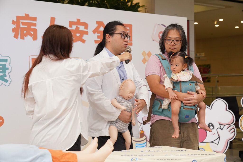 嬰幼兒哈姆立克法和CPR 是父母必備救命能力 嬰幼兒哈姆立克法和CPR 是父母必備救命能力