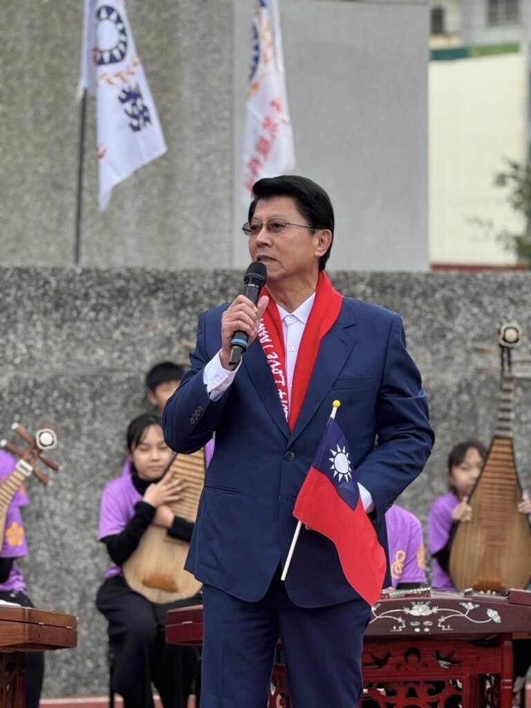 翻轉臺南,不是背叛而是拯救 臺南需要謝龍介 翻轉臺南,不是背叛而是拯救 臺南需要謝龍介