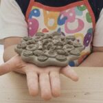 20年前陶土神預言 弟童年捏「黏土披薩」網驚：必勝客菜單？