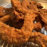 嘉義東區炸雞 雞腿腿排自家醃製 皮薄多汁又酥香