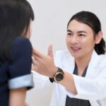 拍照總想找角度 尤詡鑫醫師解析雙下巴與下顎線鬆弛成因