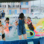 「港邊水槍大作戰」清涼登場親子同樂帶動花蓮觀光魚市人氣